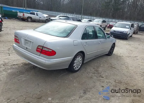 2000 Mercedes-Benz E 320 from USA, damaged, VIN WDBJF65J5YB147534